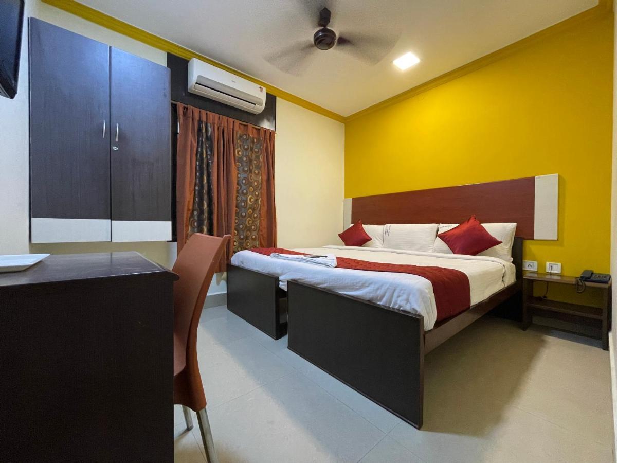 Skyry Hotels Adyar Chennai Exterior foto