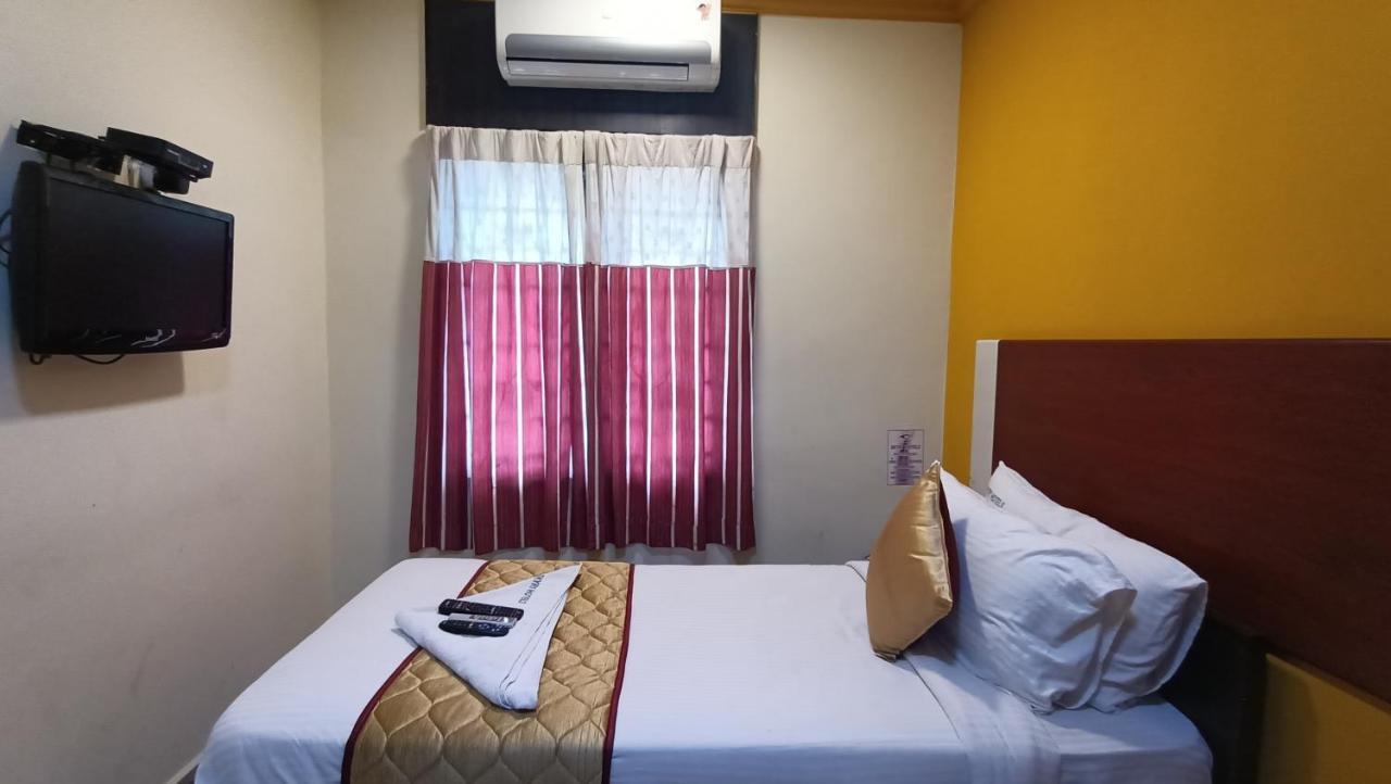 Skyry Hotels Adyar Chennai Exterior foto